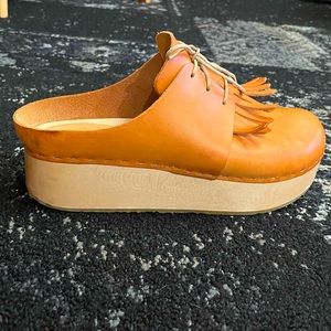 Bryr Platform Zoe Clogs